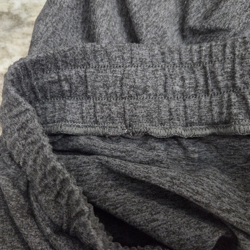 Vuori Performance Dreamknit Jogger Size L in Charcoal Heather - Picture 14 of 15